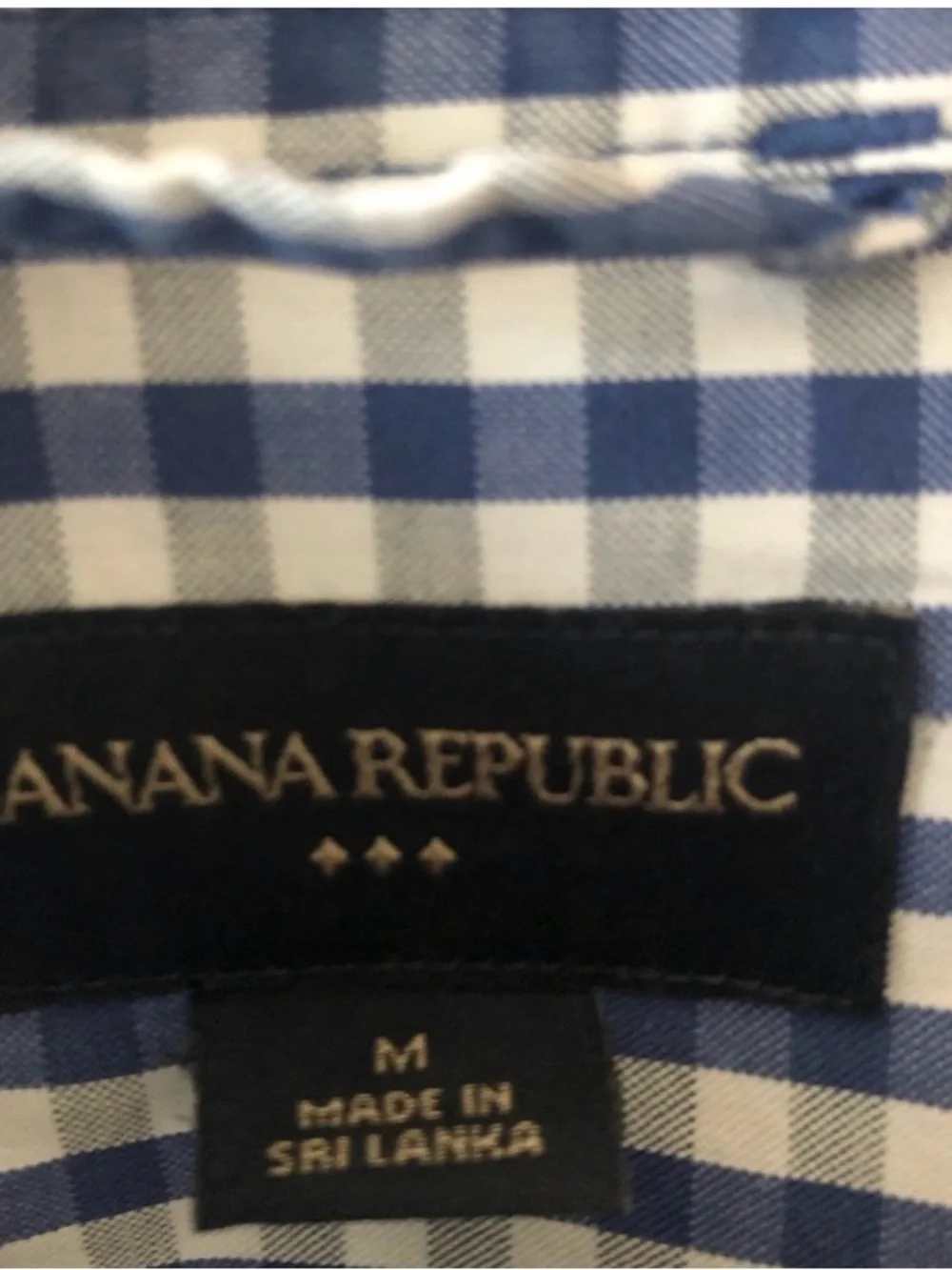 👕 Like New this Banana Republic Grey and White Check Button-Down 👕